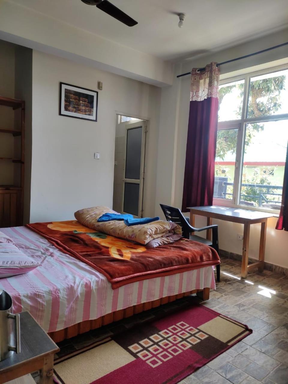 Oasis Guest House Bhagsu D'Shala Dharamshala Exteriör bild