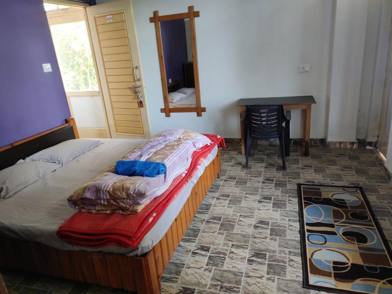 Oasis Guest House Bhagsu D'Shala Dharamshala Exteriör bild
