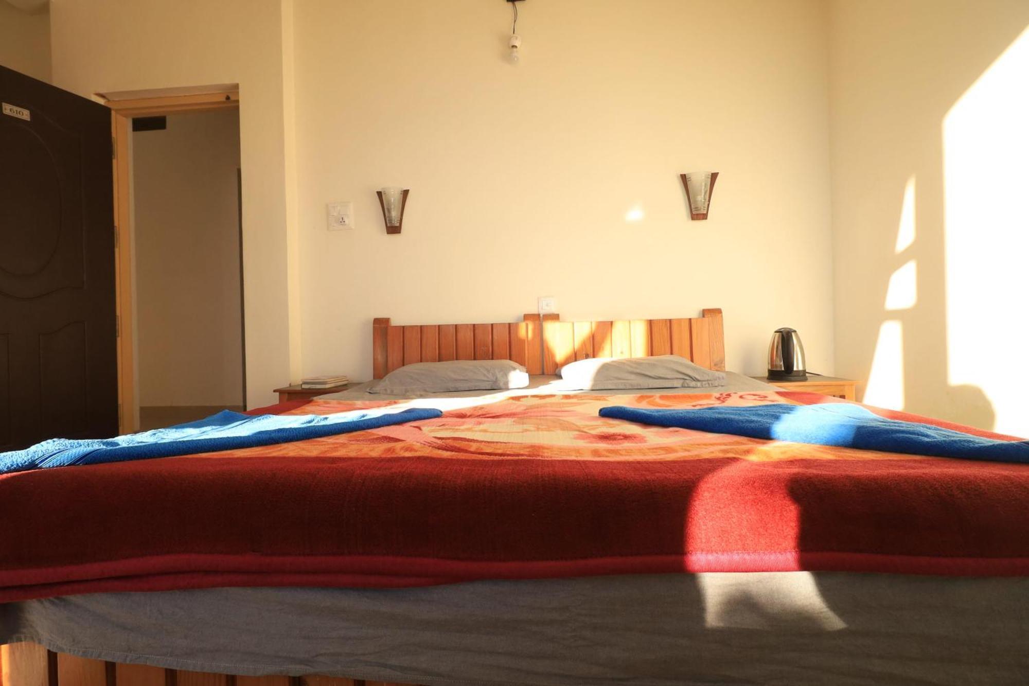 Oasis Guest House Bhagsu D'Shala Dharamshala Exteriör bild