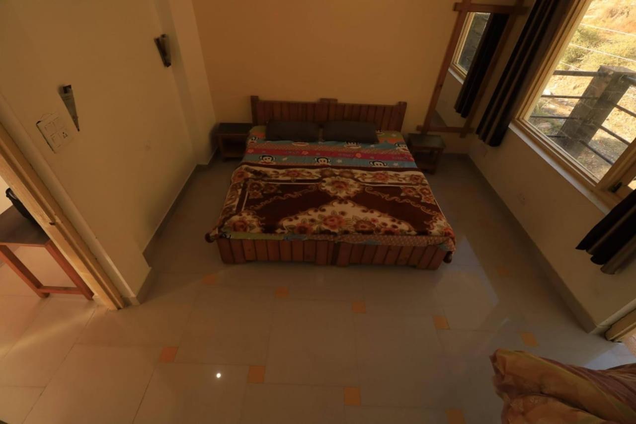 Oasis Guest House Bhagsu D'Shala Dharamshala Exteriör bild