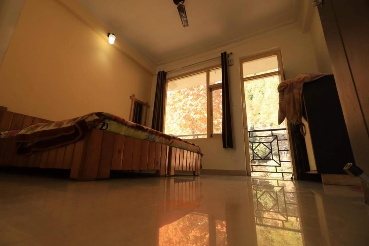 Oasis Guest House Bhagsu D'Shala Dharamshala Exteriör bild
