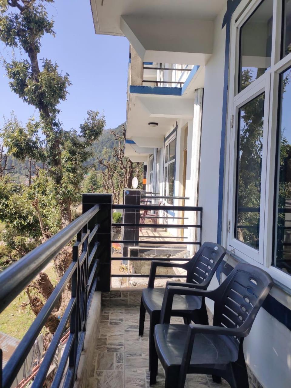 Oasis Guest House Bhagsu D'Shala Dharamshala Exteriör bild