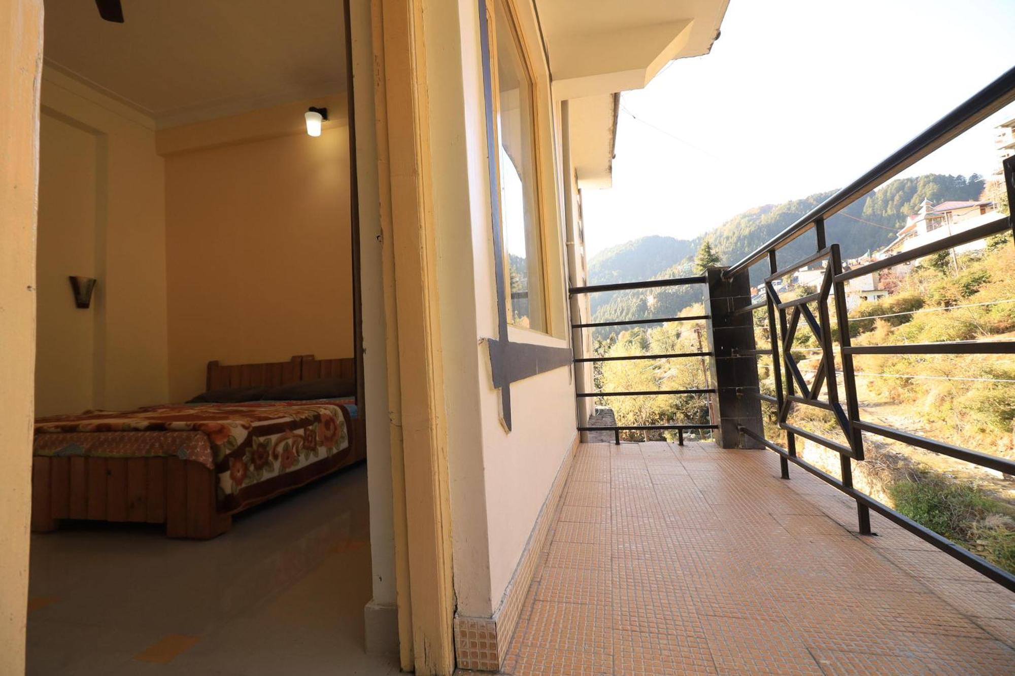 Oasis Guest House Bhagsu D'Shala Dharamshala Exteriör bild