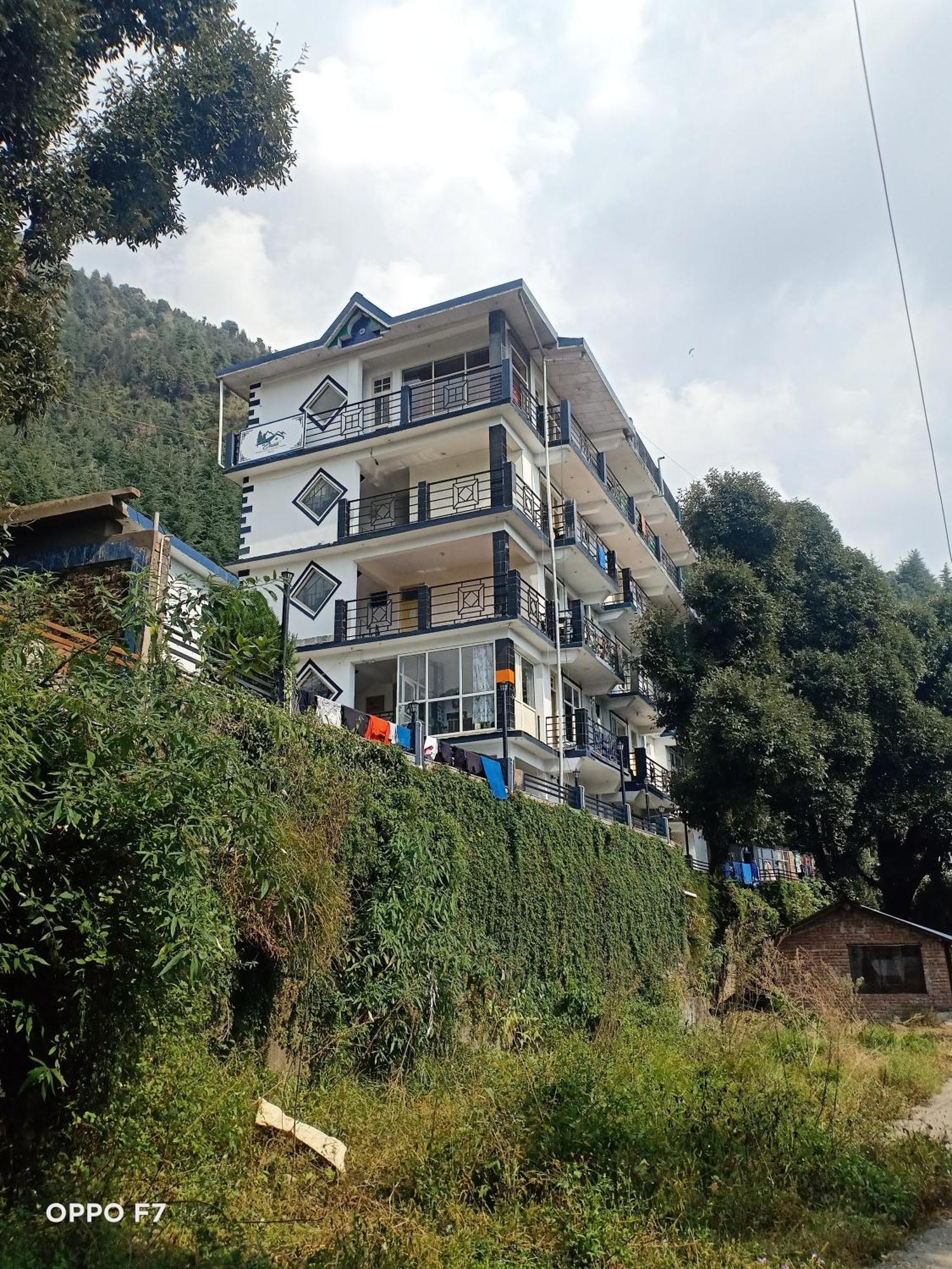 Oasis Guest House Bhagsu D'Shala Dharamshala Exteriör bild